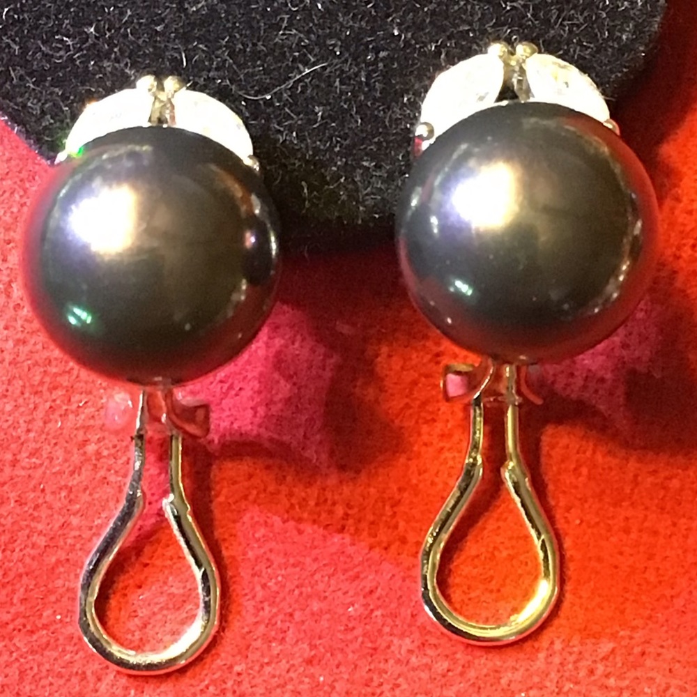 Dark gray pearl earrings with 2 cz accents